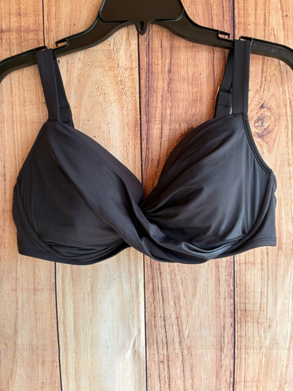 BLEU | ROD BEATTIE KORE UNDERWIRE TWIST BIKINI TOP
SIZE 36 DD - Picture 3 of 6